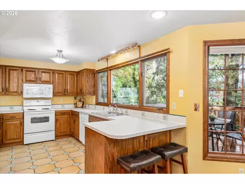 Kitchen - 5277 Overbrook Ln, Eugene, OR 97405 photo 1 of 4