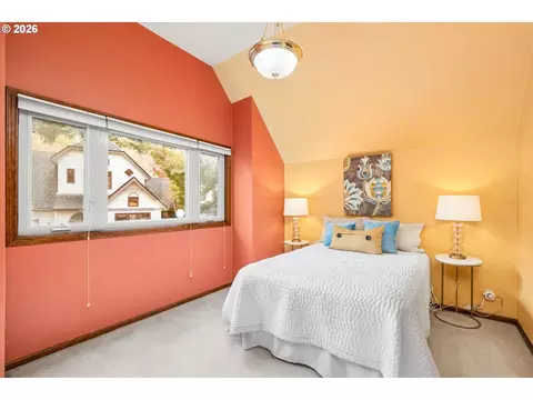 Bedroom - 5277 Overbrook Ln, Eugene, OR 97405 photo 5 of 6