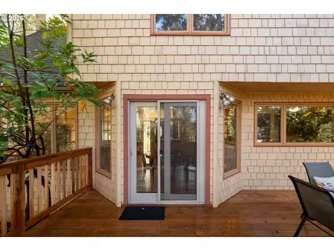 Exterior - 5277 Overbrook Ln, Eugene, OR 97405 photo 11 of 12