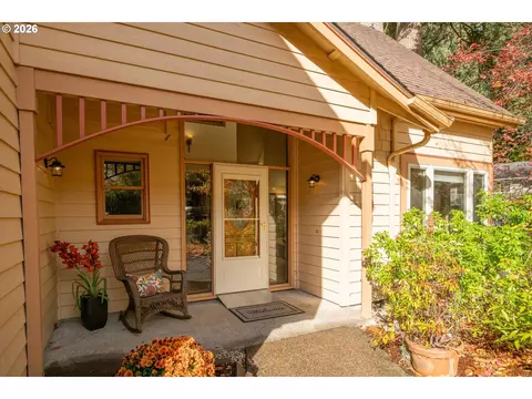Exterior - 5277 Overbrook Ln, Eugene, OR 97405 photo 3 of 12