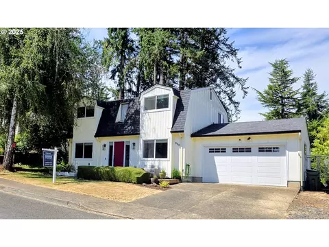 933 S U St, Cottage Grove, OR 97424