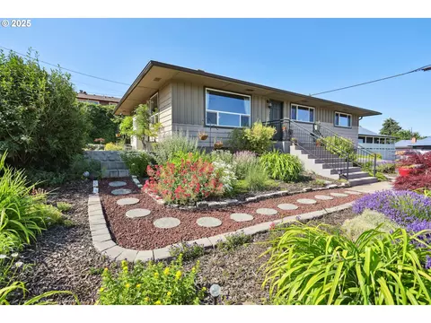 1900 E 10th St, The Dalles, OR 97058