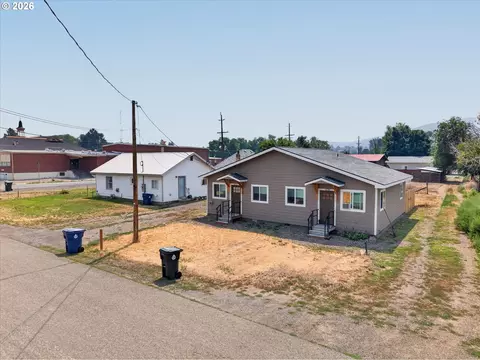 2095 17th St, Baker City, OR 97814