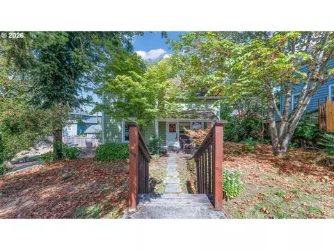 715 9th St, Oregon City, OR 97045