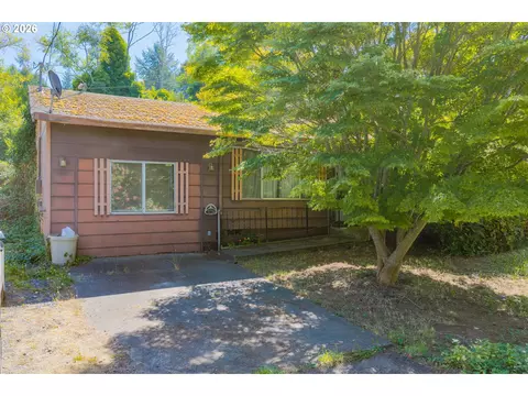 190 N Vernon St, Coquille, OR 97423