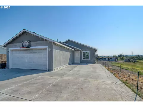 1447 NE Kenna Dr, Hermiston, OR 97838