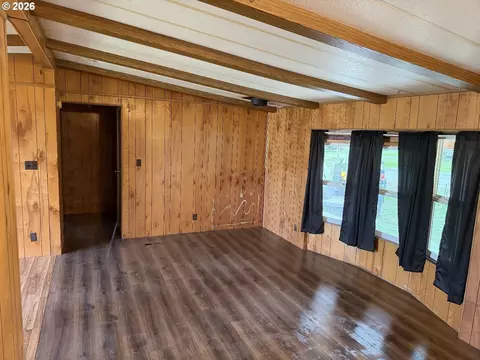 Living - 737 N 15th Ave, Elgin, OR 97827 photo 5 of 5