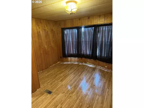 Living - 737 N 15th Ave, Elgin, OR 97827 photo 2 of 5