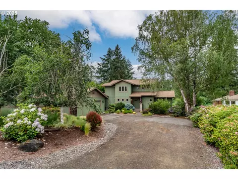 390 Singing Waters Rd, Winchester, OR 97495