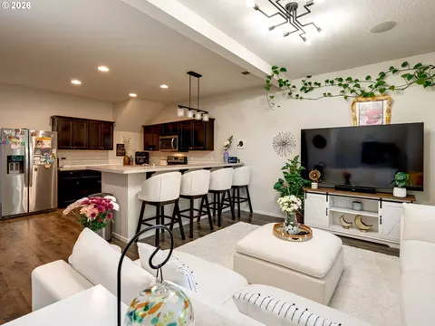 Kitchen - 2358 SE Palmquist Rd, Gresham, OR 97080 photo 1 of 9