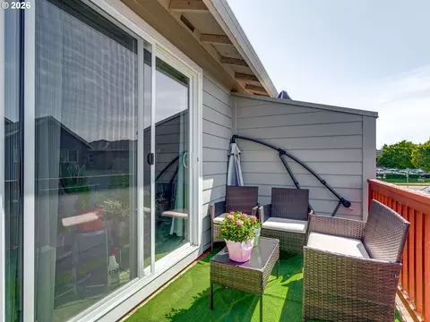 Exterior - 2358 SE Palmquist Rd, Gresham, OR 97080 photo 3 of 3