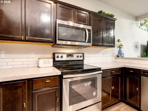 Kitchen - 2358 SE Palmquist Rd, Gresham, OR 97080 photo 7 of 9
