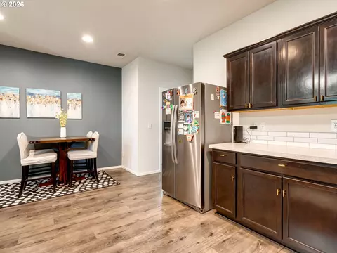 Kitchen - 2358 SE Palmquist Rd, Gresham, OR 97080 photo 6 of 9