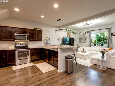 Kitchen - 2358 SE Palmquist Rd, Gresham, OR 97080 photo 3 of 9