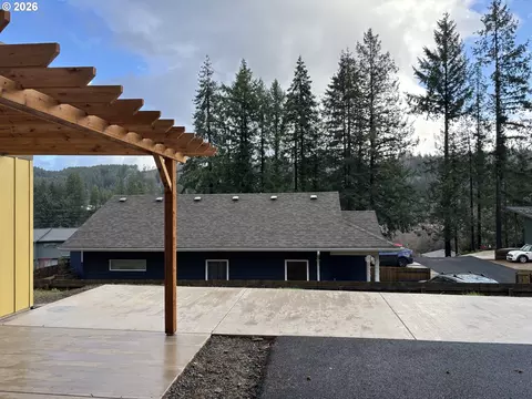 810 SE Beaver St, Toledo, OR 97391