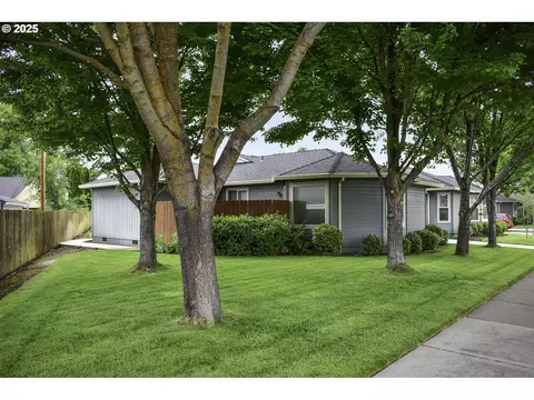 3015 Merriman Rd #2, Medford, OR 97501