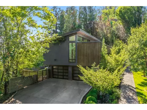 4255 SW Bertha Ave, Portland, OR 97239
