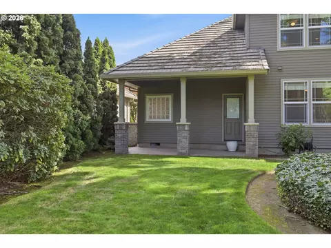 Exterior - 3333 Riverplace Dr, Eugene, OR 97401 photo 9 of 9