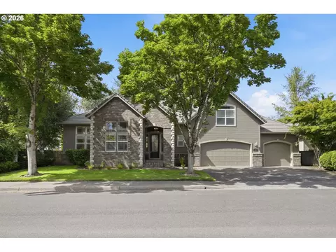 Exterior - 3333 Riverplace Dr, Eugene, OR 97401 photo 2 of 9