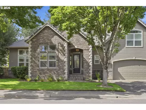 Exterior - 3333 Riverplace Dr, Eugene, OR 97401 photo 4 of 9