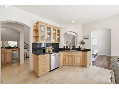 Kitchen - 3333 Riverplace Dr, Eugene, OR 97401 photo 2 of 6