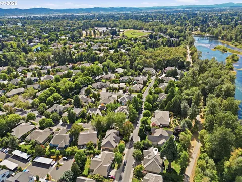 View/Area - 3333 Riverplace Dr, Eugene, OR 97401 photo 6 of 6