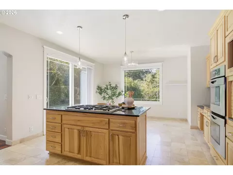 Kitchen - 3333 Riverplace Dr, Eugene, OR 97401 photo 6 of 6