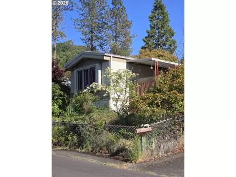 505 Clarice Ln, Roseburg, OR 97470