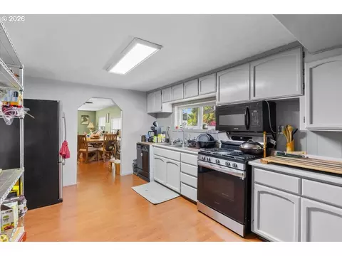 Kitchen - 224 5th St, Dillard, OR 97432 photo 3 of 3