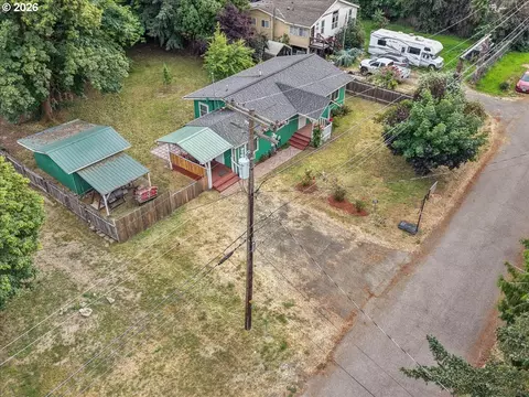 View/Area - 224 5th St, Dillard, OR 97432 photo 1 of 9