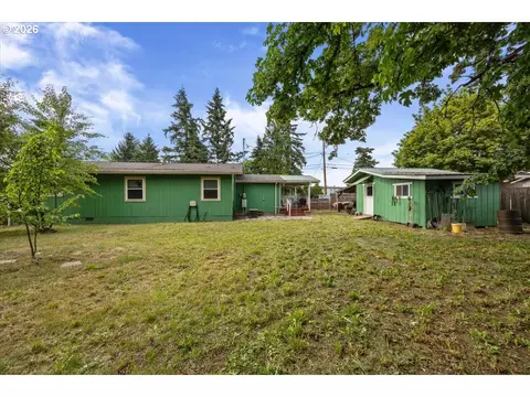 Exterior - 224 5th St, Dillard, OR 97432 photo 3 of 6