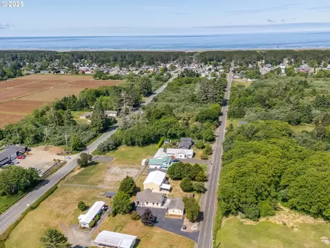 2208 41st St, Seaview, WA 98644