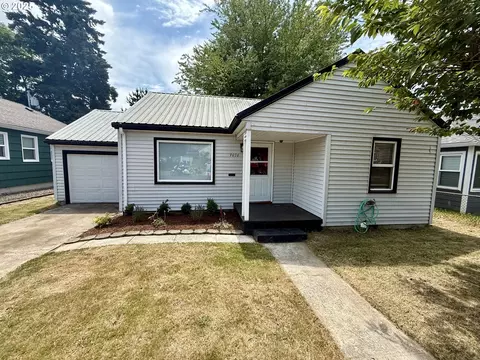 9036 SE Washington St, Portland, OR 97216