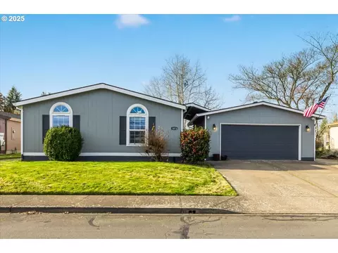 1073 NW Cypress St, Mcminnville, OR 97128