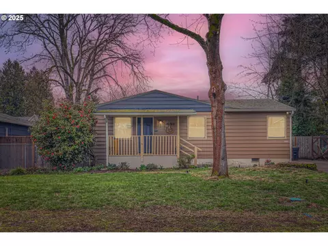 15760 SE Rainier Ave, Clackamas, OR 97015