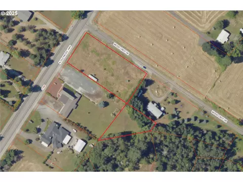 438 N Old Pacific Hwy, Myrtle Creek, OR 97457