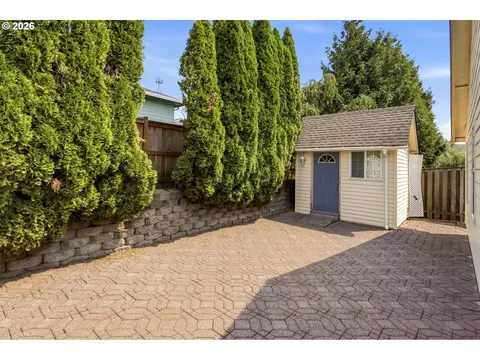 Exterior - 1264 SE Larch Way, Gresham, OR 97080 photo 7 of 10