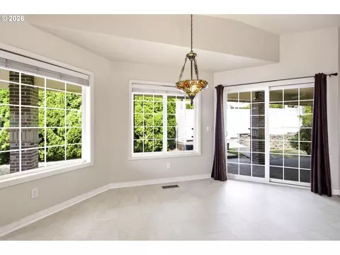Dining - 1264 SE Larch Way, Gresham, OR 97080 photo 1 of 2