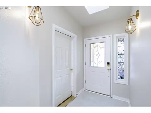 Entry Way - 1264 SE Larch Way, Gresham, OR 97080 photo 1 of 1