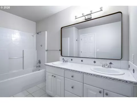 Bath - 1264 SE Larch Way, Gresham, OR 97080 photo 3 of 3