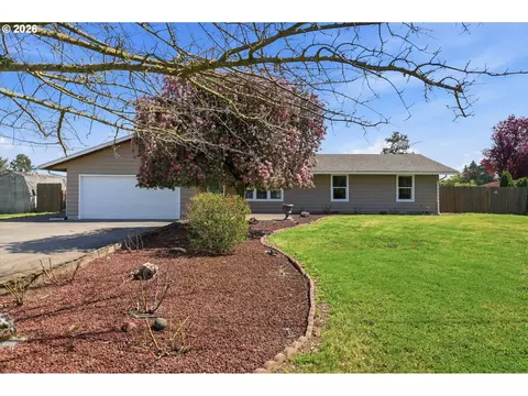 1270 NE Blossom Dr, Mcminnville, OR 97128