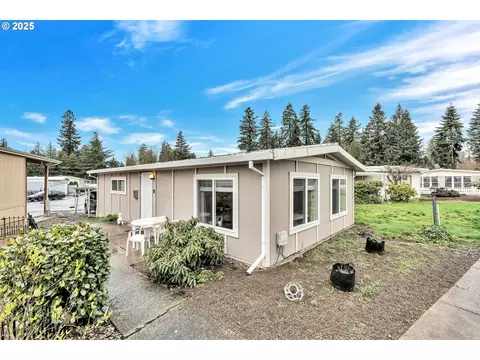 11712 SW Royal Villa Dr #96, Portland, OR 97224