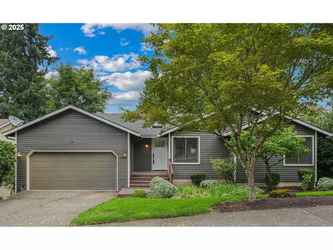 17911 Hillside Dr, West Linn, OR 97068