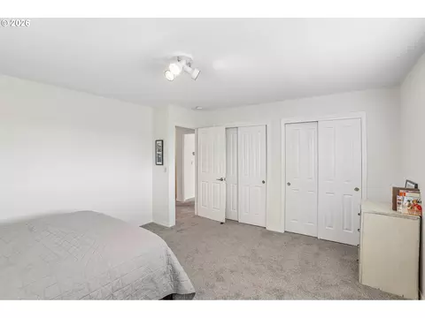 Bedroom - 220 NW 17th Ave, Camas, WA 98607 photo 3 of 4