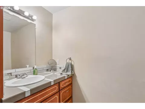 Bath - 220 NW 17th Ave, Camas, WA 98607 photo 4 of 4