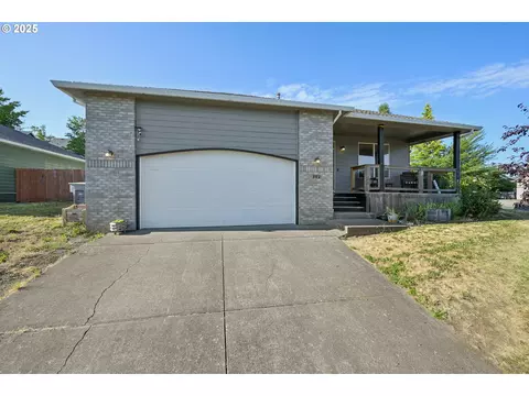 302 NW Elderberry Ln, Dallas, OR 97338