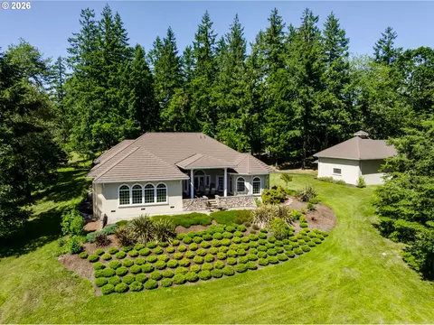 Exterior - 32825 Kestrel Ln, Eugene, OR 97405 photo 5 of 13