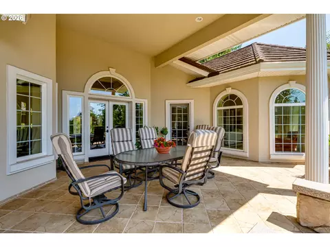 Exterior - 32825 Kestrel Ln, Eugene, OR 97405 photo 6 of 13