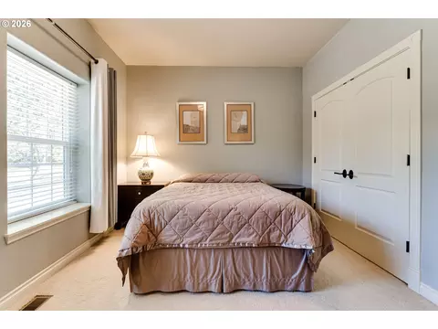 Bedroom - 32825 Kestrel Ln, Eugene, OR 97405 photo 5 of 5