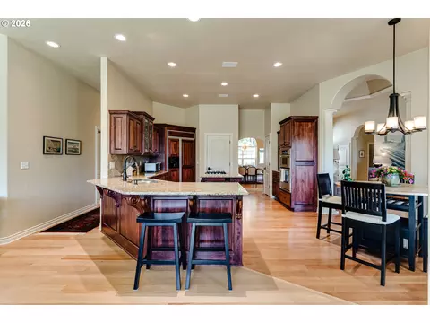 Kitchen - 32825 Kestrel Ln, Eugene, OR 97405 photo 1 of 5